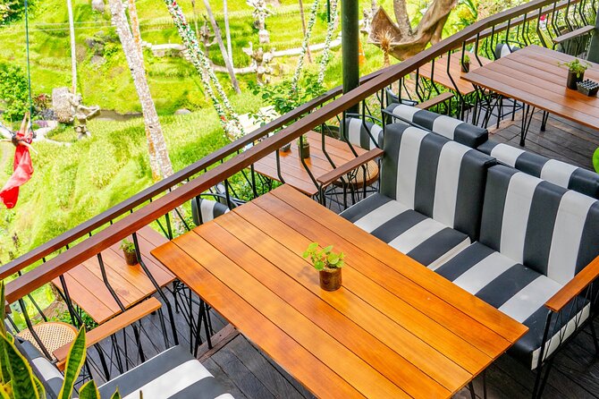Ubud: Monkey Forest, Rice Terraces & Sacred Temples - Ubud Palace and the town’s royal center