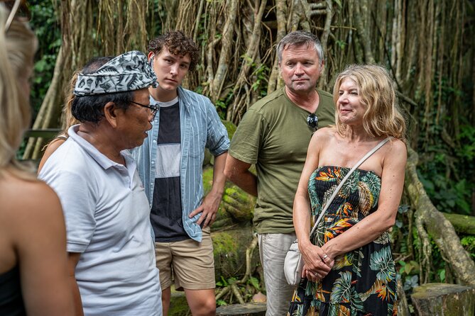 Ubud: Monkey Forest, Rice Terraces & Sacred Temples - Mengening Temple and the meaning of an offering