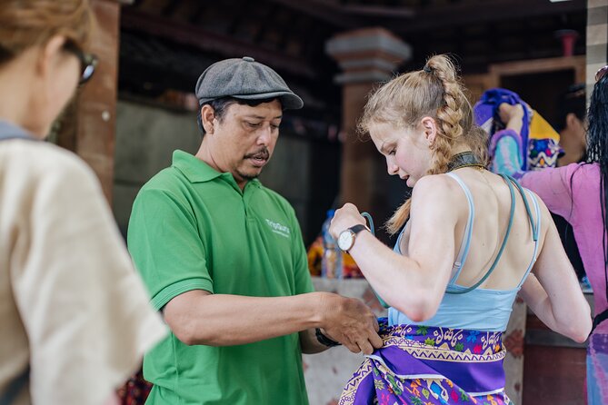 Ubud Small Group Tour: Monkey Forest, Tegalalang Rice Terraces and more - Tirta Empul adds meaning after the scenery