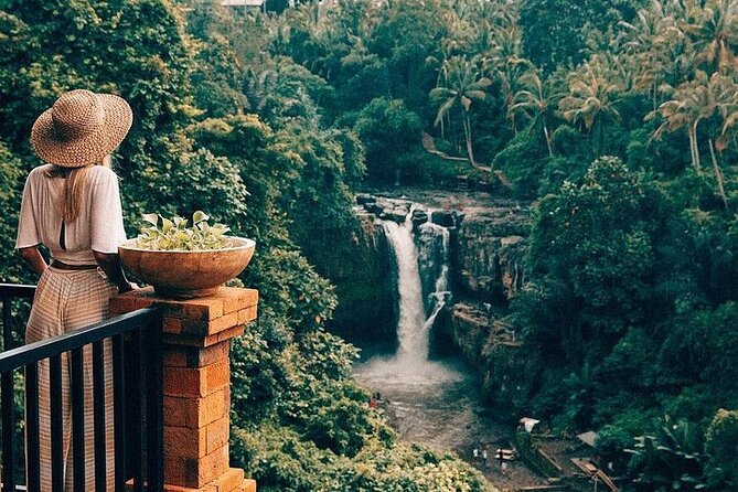 Ubud: Swing - Monkey Forest - Waterfall - Temple - Rice Terraces - Art Crafts - Gallery Ada Garuda and Bali’s woodcarving tradition