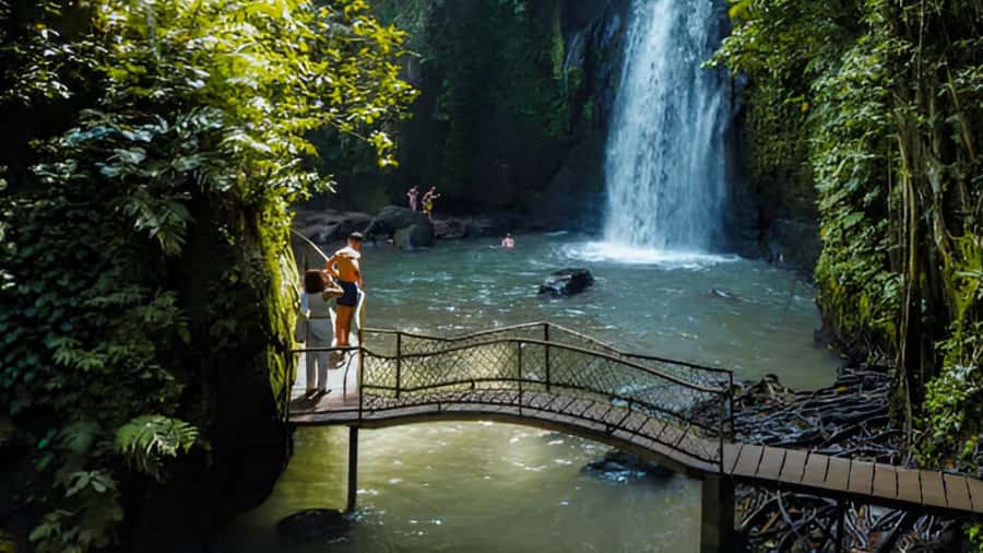 Ubud: Waterfalls, Temple, Monkey Forest Private Tour - Tirta Empul and the meaning of purification