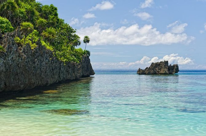 West Bay Beach Break / Monkey and Sloth Sanctuary - Why this Roatan combination works